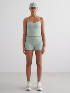 Aimn Sale: Tulip Shorts