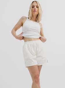 Mackenzies Fit: Resort Short in White