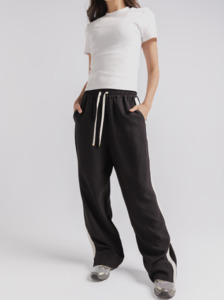Taylor Sport: Weekender Pant in Black