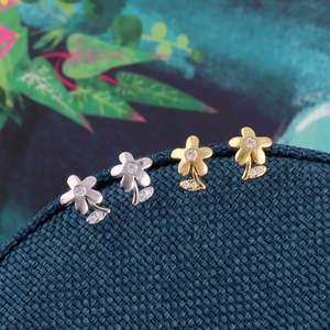 Jewellery: Flower with Leaf Earrings