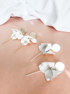 Willow Collective Flora Dangle Earrings (gold fixture) - White