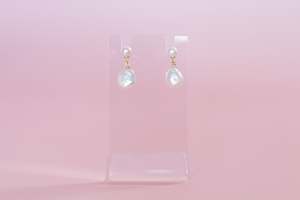 Willow Luxe: Willow Luxe Eve Pear Drops - Gold