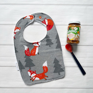 Feeding Bib – Foxes – StitchGirl
