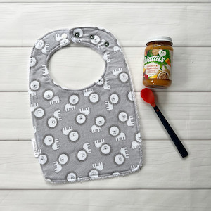 Feeding Bib – Grey Lions – StitchGirl