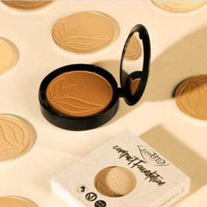 Products: Compact Foundation – with sponge
