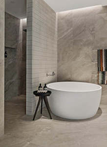 Round Baths 1: Hugi Round Resort Style Bath - 1465mm - B002