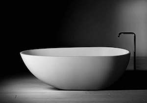 Baths Under 3500: Jolanda Classic Egg-shaped Stone Bath - 1400mm - ST03 1400