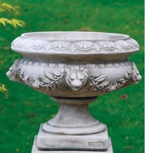 Dragonstone: Lion Vase