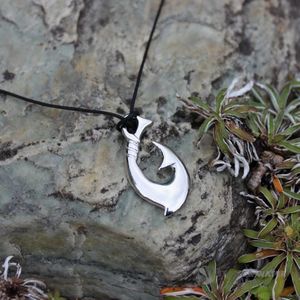 Ornaments & Handicraft: Sterling Silver Fish Hook Pendant
