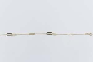 Gold Bracelets: 9ct Gold Trace link with paper clip pendents bracelet HHY332/11