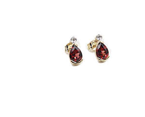 Gold Earrings: 9ct Gold Genuine Garnet & Diamond Stud Earrings E2000-GADC