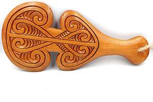 Patu with notches WA050