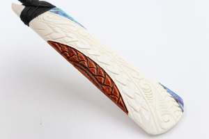 Bone And Paua Jewellery: Bone Toki with Paua and Stain.