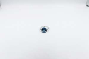 Gold Ladies Rings: 9ct White Gold Blue Topaz and Diamond Ring 28660