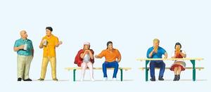 Preiser 10701 Celebrating with a Beer HO Gauge Figures