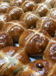 Raglan Pre Orders: PRE-ORDER RAGLAN: Rüdi's Sourdough HXB (Dozen)