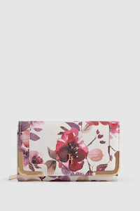 Womens Medium Wallets: Floral Medium Trifold Wallet