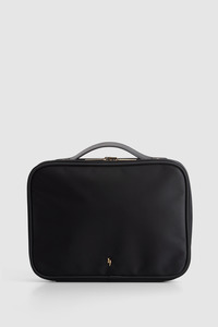 Travel Companions: Hanging Beauty Case