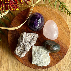 Products: New Moon meditation crystal kit Strength Within