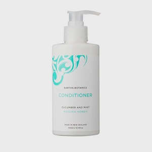 Haircare: Earth Botanics Cucumber & Mint Conditioner