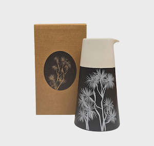 TI KOUKA WHITE ON BLACK - PORCELAIN JUG