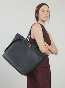 Bags 1: TIA Shoulder bag - Black