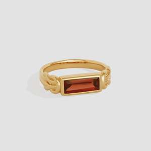 Airla Solitaire Ring Garnet Gold Vermeil - 7