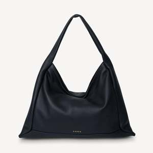 Casual Bags: Haze Shoulder Bag Black Luxe