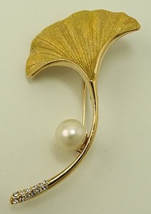 Ginkgo Leaf Pearl Brooch