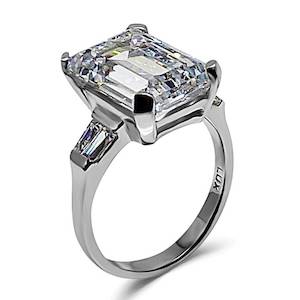 White Diamond Simulant Rings: Vienna