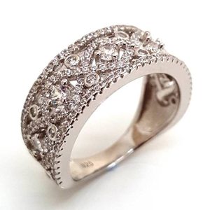 White Diamond Simulant Rings: Decorere