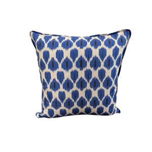 Products: Ikat Cushion – Style and Soul