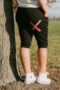 Shorts: Homelee | 3/4 Apartment Pants - Black with Candy Pink X
