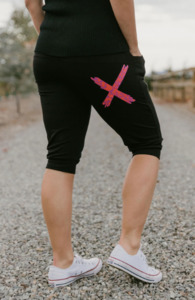 Homelee | 3/4 Apartment Pants - Black with Sunset Floral X