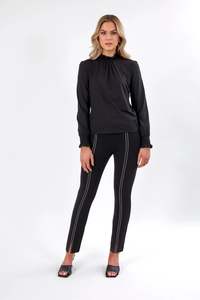 Knewe: KNEWE - Miso Top | Black