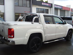 Products: Volkswagen Amarok (2009-2020) Sport-Lid With Sports-Bar