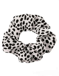 STYLECOM.NZ ▪︎ SCRUNCHIE | WHITE POLKA DOT • M