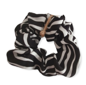 Scrunchies: STYLECOM.NZ ▪︎ Scrunchie | Stripes • M