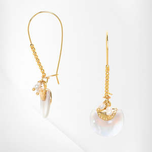 FH12--66666 LUMIERE ET NACRE-Maria   medium hooks