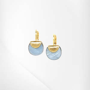 Franck Herval: FH12--67789 LUMIERE ET NACRE-Gwen  simple dyed cabs french hooks