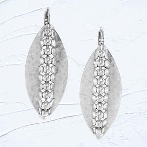 OT12TL30813 MAASAI silvered French hook earrings