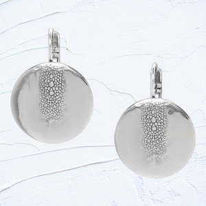 OT12TL30795 MANTA silvered French hook earrings