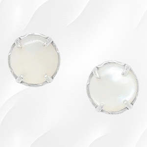 OT1232209 BLOOM   white MOP stud earrings (silvered)
