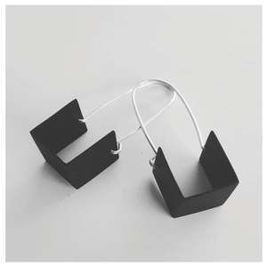 Boxy Earrings Black