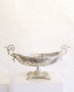 C102: Luxury Silver Holder Display - STYLISH