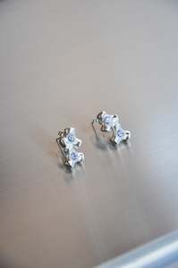 Double Knuckle Single Stud in Tanzanite