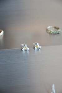 Jewellery: Knuckle Single Stud in Yellow Citrine