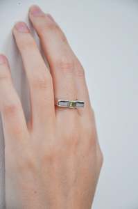 Jewellery: Steady Ring in Silver & Peridot
