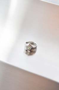 Jewellery: Star Signet Ring in Silver & Peridot