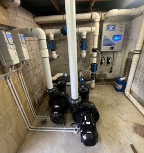 Commercial Pools: KIVU pumps of 3 HP, 4 HP and 5.5 HP